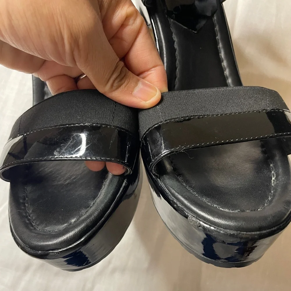 Donald Pliner Nolita Chunky Heels Black